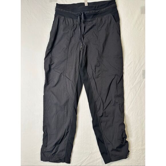 Lululemon Dance Studio Mid-Rise Cropped Black Pant, size 6 - Picture 2 of 9